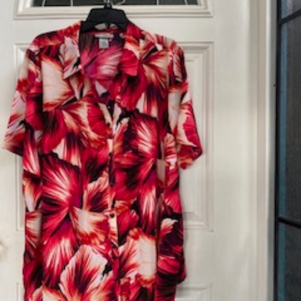 Catherines Tropical Red Pink Black Hawaiian Style SSV Neck Button Front Shirt 2X